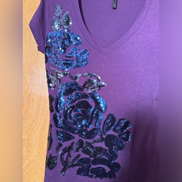 Alaniz size medium purple sequence T-shirt - Picture 3 of 8